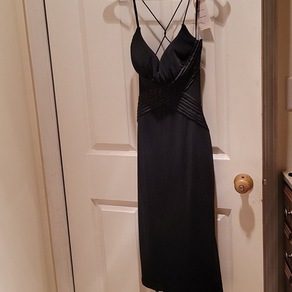 Black Evening backless dress - Picture 2 of 5